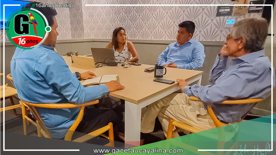 Reunión Estratégica: Alcalde de Sepahua y Representante de Internet para Todos Exploran Opciones para Optimizar Conectividad Digital