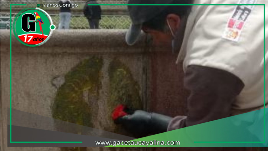Lugares históricos del vecindario de San Blas son pintados con aerosol en Cusco 