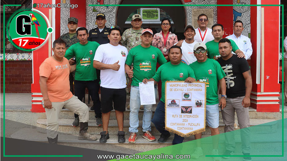 Alcalde de Ucayali entrega reconocimiento a motocrosistas locales