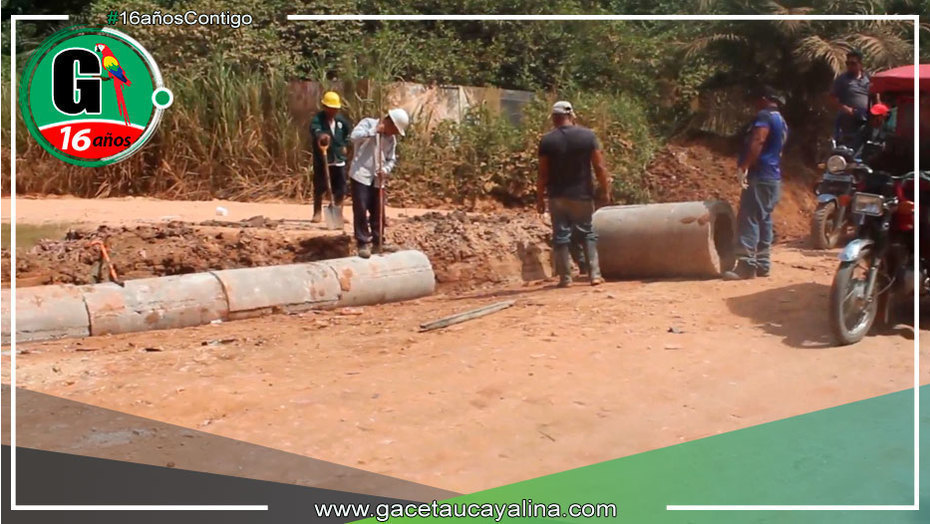 Trabajos de mejoramiento de colocación de tubos de concreto en alcantarillas se realizó en la Av. Radar y Túpac Amaru 