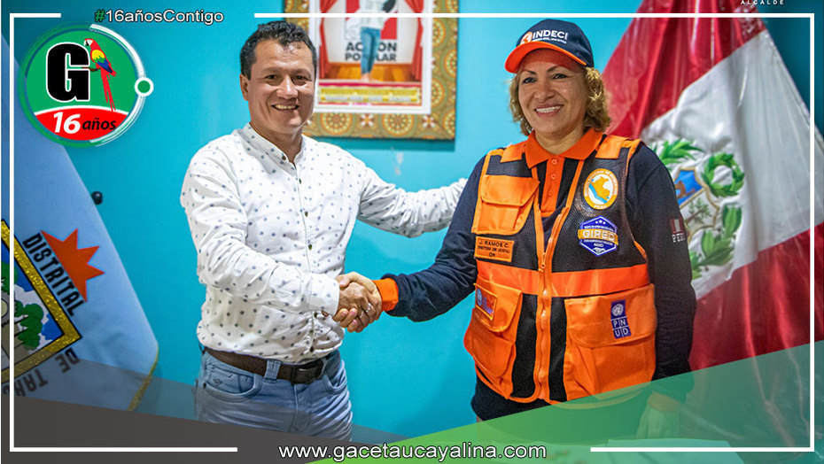 Directora del INDECI Ucayali se reúne con alcalde de Tahuanía para abordar medidas de prevención