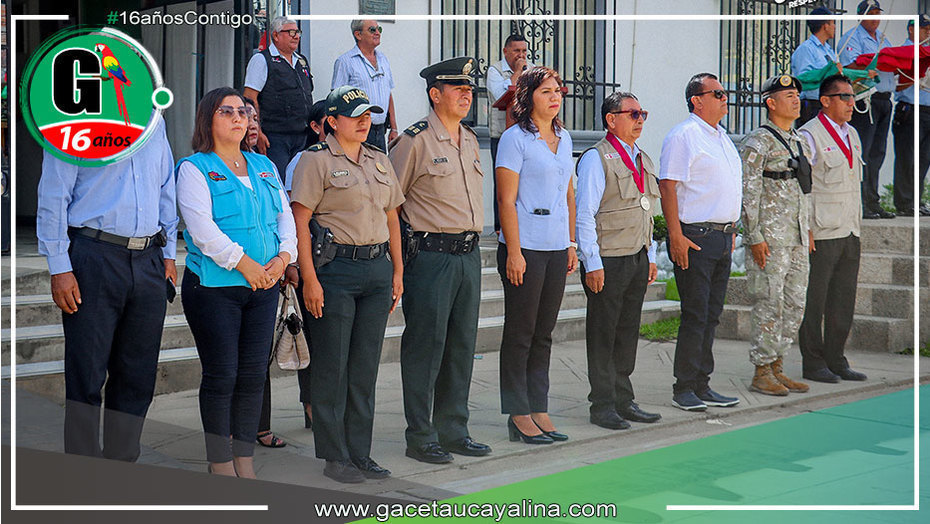 Alcalde provincial encabeza ceremonia cívica en Satipo