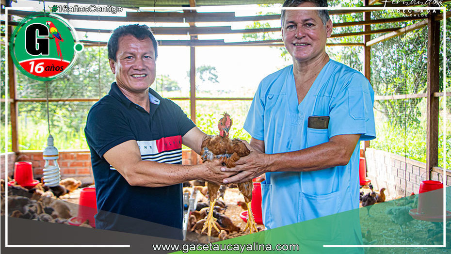 Alcalde Fernando Arechaga García fortalece el sector agropecuario con entrega de aves y maquinaria