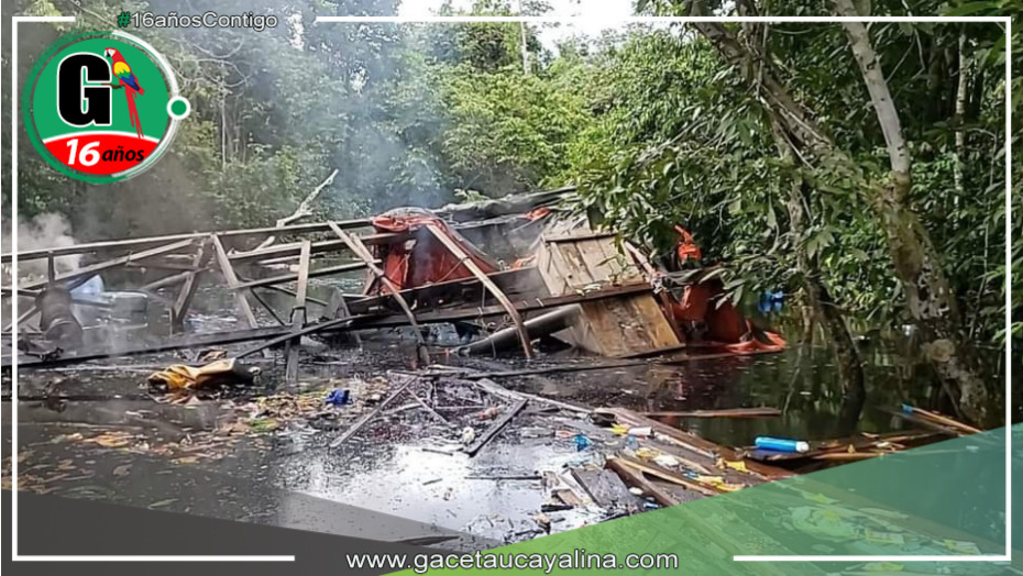 Destruyen tres balsas dragas utilizadas para minería ilegal en operativo conjunto en el río Nanay