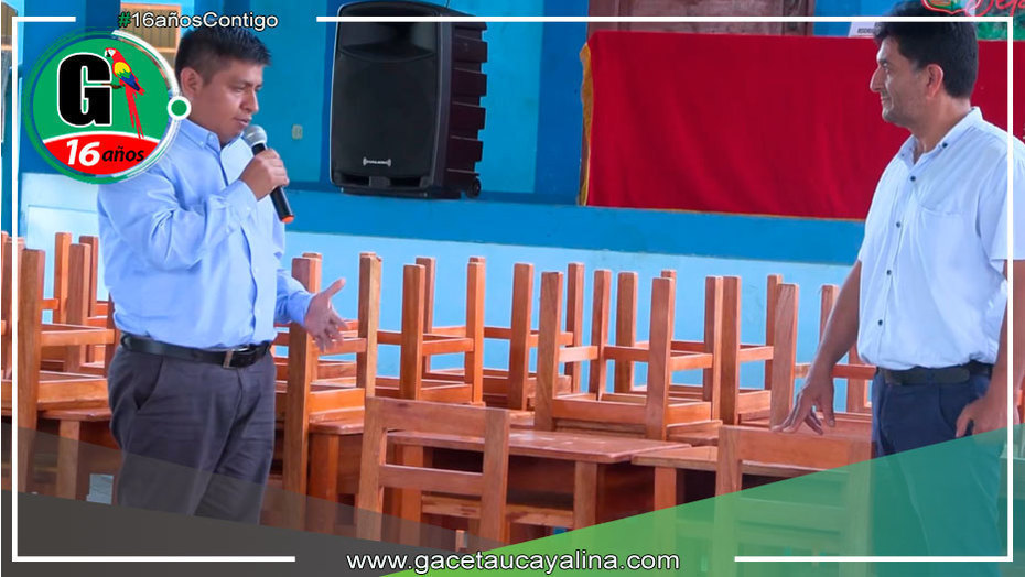 Alcalde de Sepahua entrega de carpetas escolares en la I.E.I. Padre Francisco Álvarez