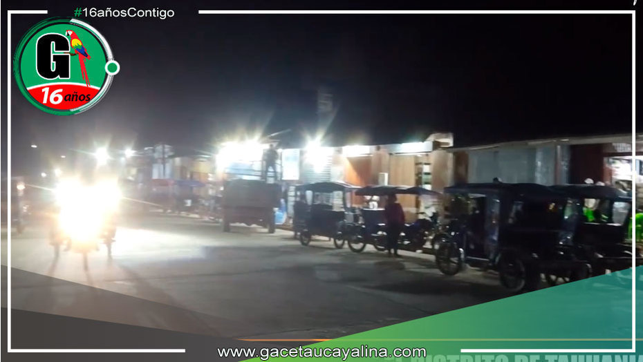 Bolognesi celebra la llegada del alumbrado público nocturno en el distrito de Tahuanía