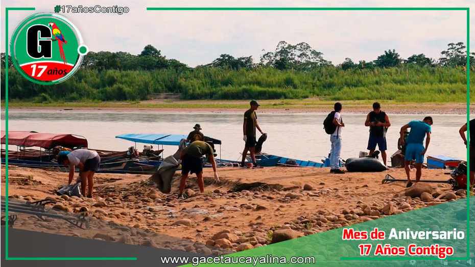 EDUCCA lidera la limpieza de puertos en Atalaya con apoyo de la Marina de Guerra del Perú