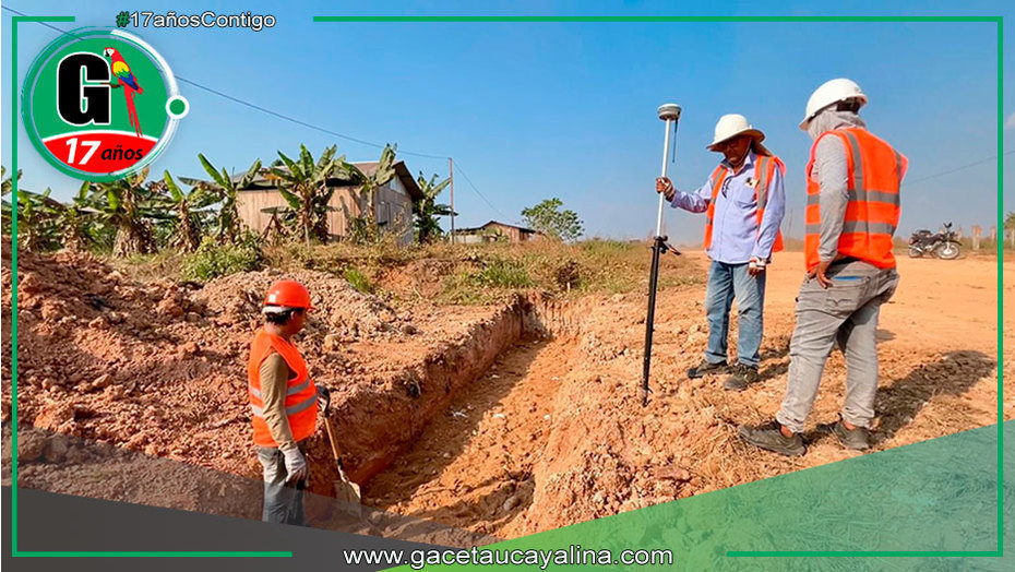 Funcionarios supervisan obras en Av.  Andalucía y A.H. 17 de mayo en C. P. San Pablo de Tushmo