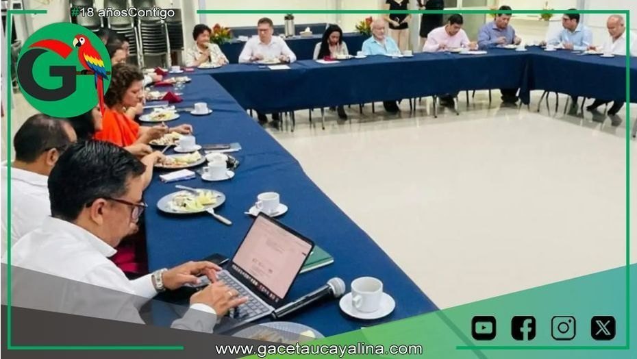 Cámara de Comercio Exterior se reúnen   para sesión  extraordinaria